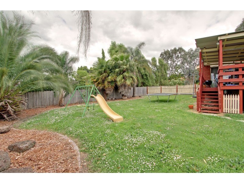 100 Lakeview Drive, Lilydale VIC 3140