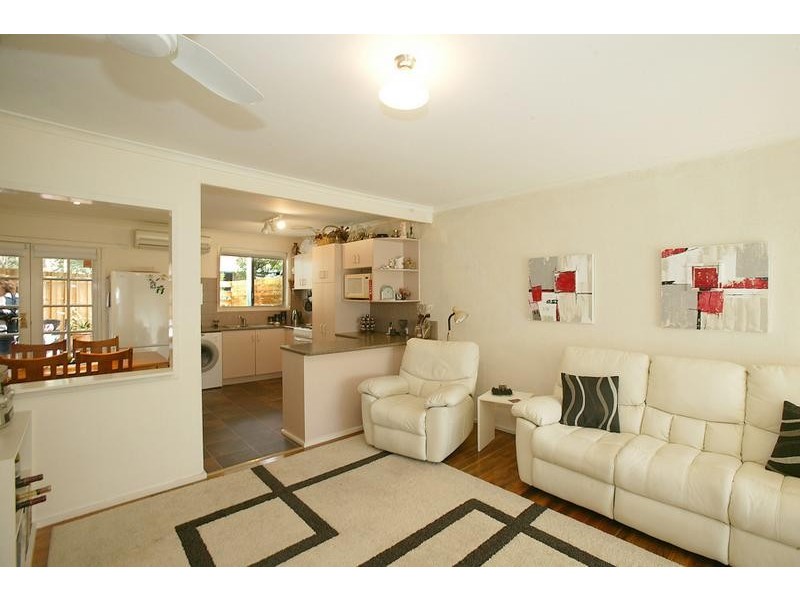 13/10-12 Ray Street, Croydon VIC 3136