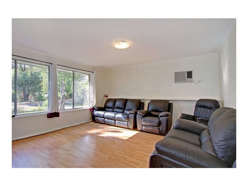 65 Blackburn Road, Mooroolbark VIC 3138