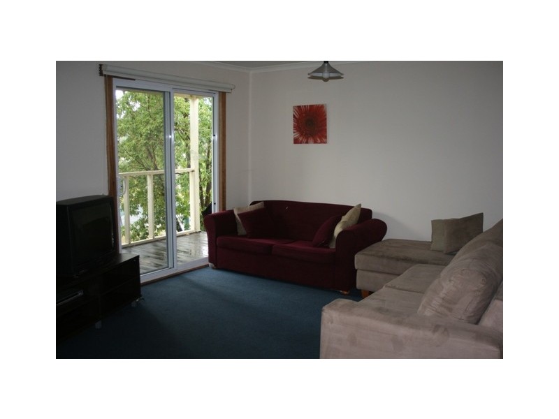 5 Fifth Street, Eildon VIC 3713