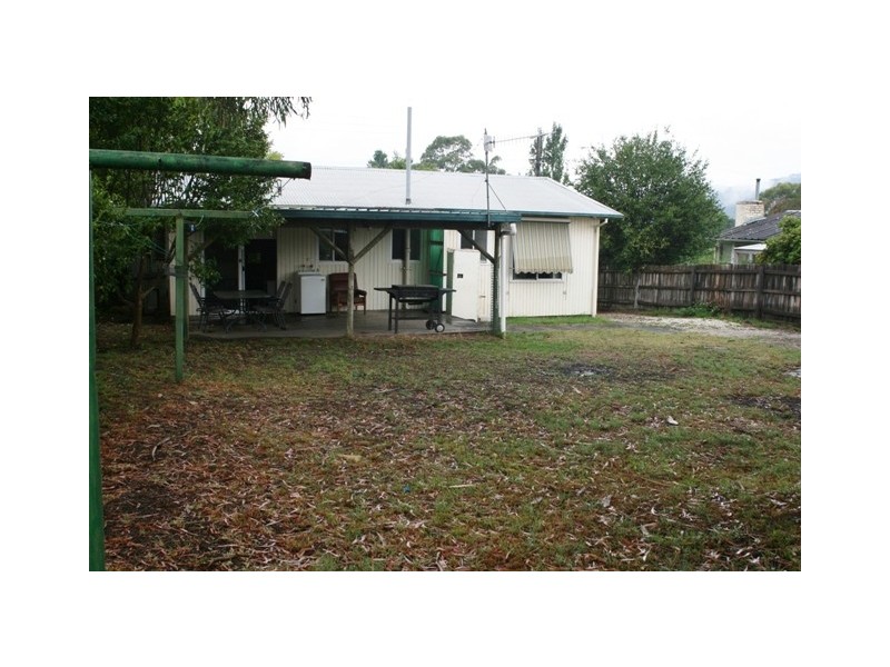 5 Fifth Street, Eildon VIC 3713