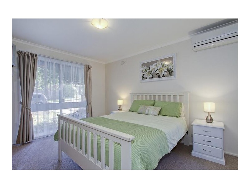 28 McDermott Avenue, Mooroolbark VIC 3138