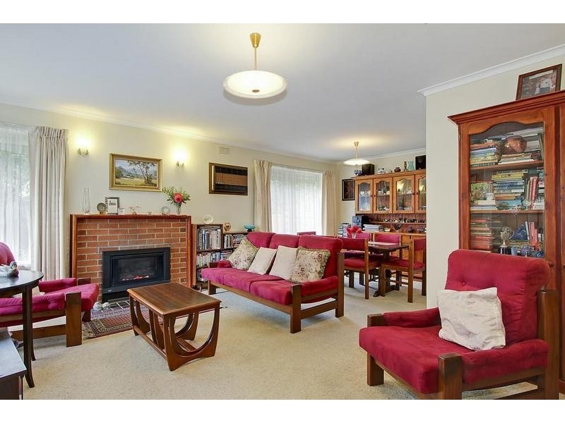 10 Edith Avenue, Croydon VIC 3136