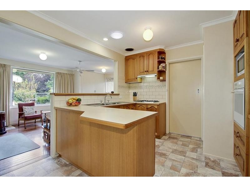 10 Edith Avenue, Croydon VIC 3136