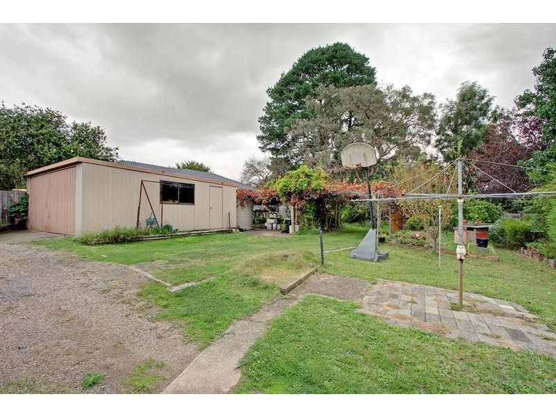 10 Edith Avenue, Croydon VIC 3136