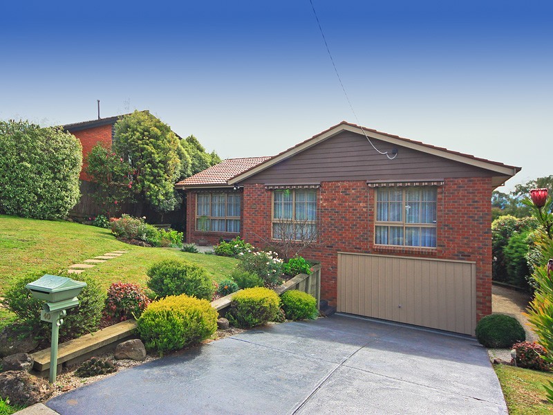 40 Rolling Hills Road, Chirnside Park VIC 3116