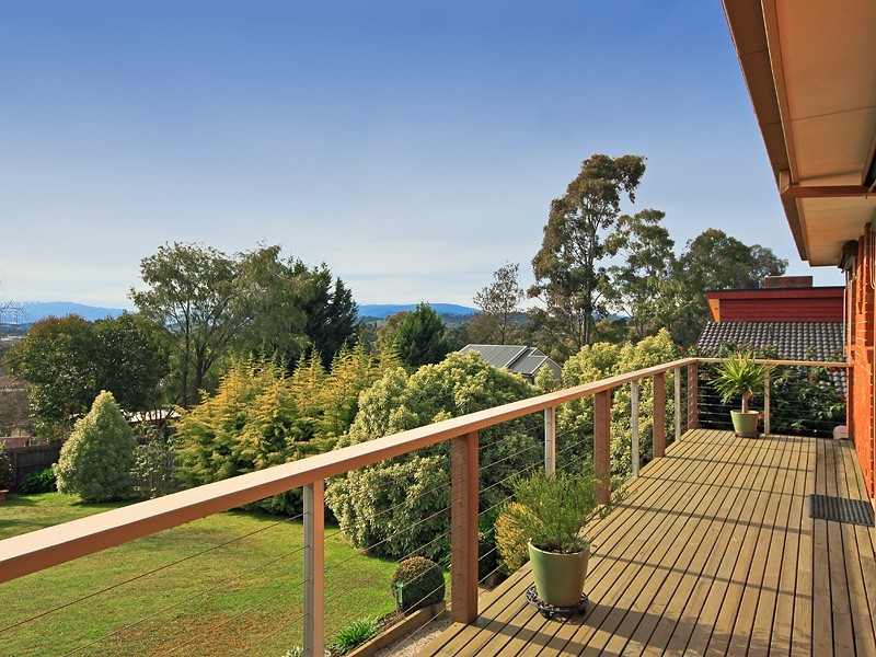 40 Rolling Hills Road, Chirnside Park VIC 3116