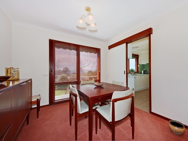 40 Rolling Hills Road, Chirnside Park VIC 3116