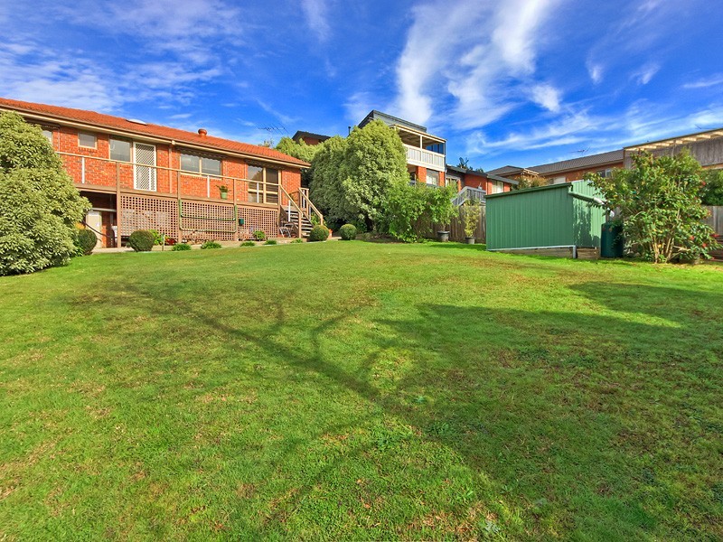 40 Rolling Hills Road, Chirnside Park VIC 3116