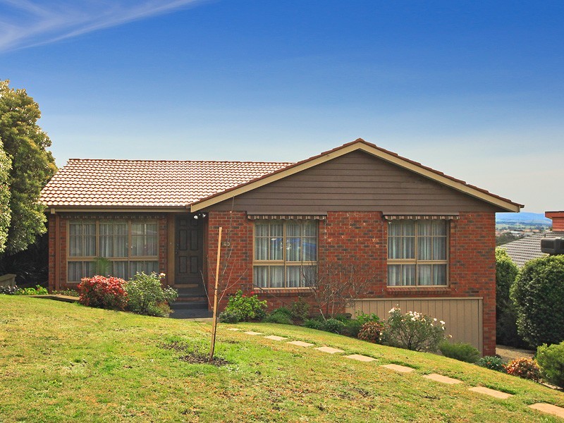 40 Rolling Hills Road, Chirnside Park VIC 3116