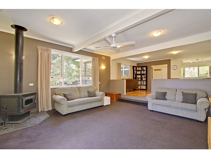10 Eastview Avenue, Seville East VIC 3139