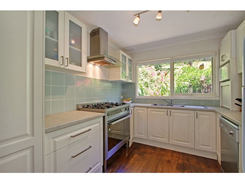 10 Eastview Avenue, Seville East VIC 3139