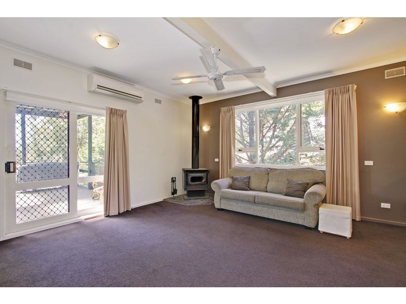 10 Eastview Avenue, Seville East VIC 3139