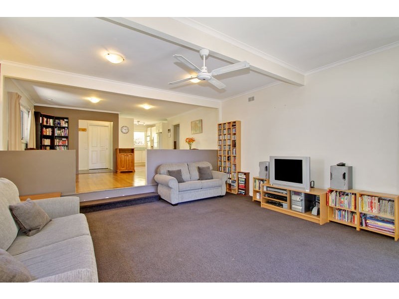 10 Eastview Avenue, Seville East VIC 3139