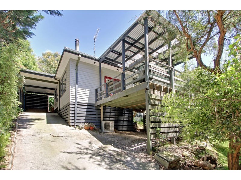 10 Eastview Avenue, Seville East VIC 3139