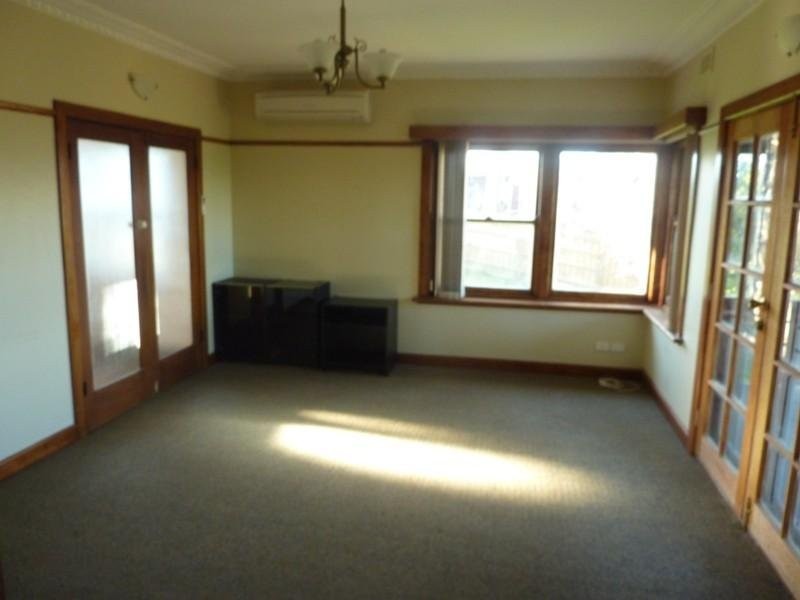 16 High Street, Seville VIC 3139