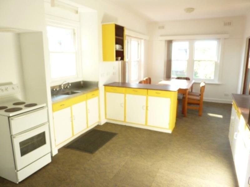 16 High Street, Seville VIC 3139