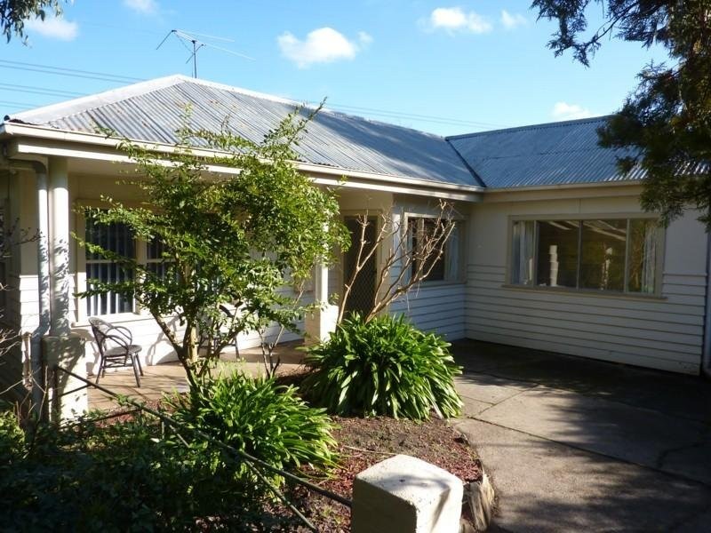 8 Joyce Road, Seville VIC 3139