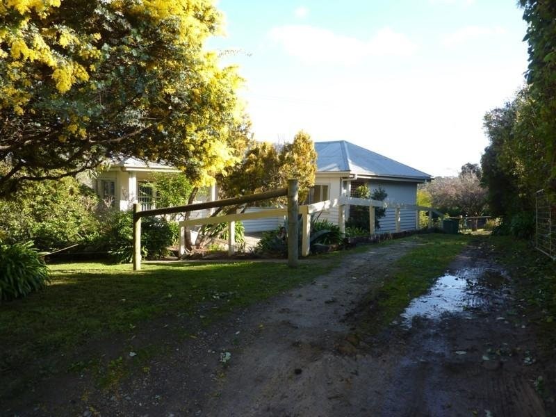 8 Joyce Road, Seville VIC 3139