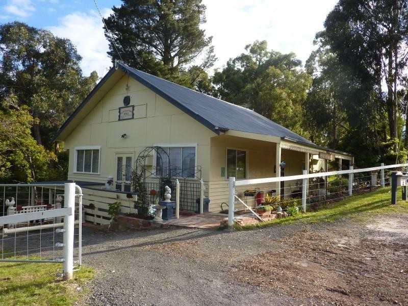 2 Bridgewater Road, Seville VIC 3139
