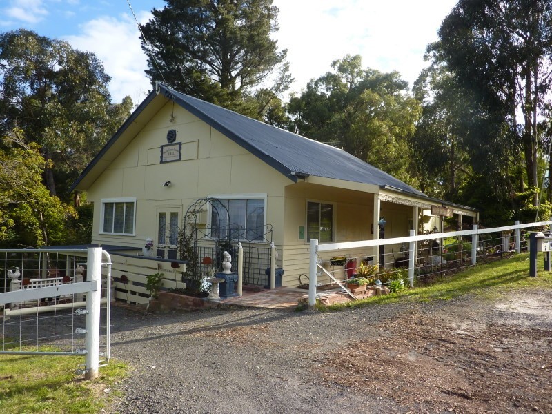 2 Bridgewater Road, Seville VIC 3139