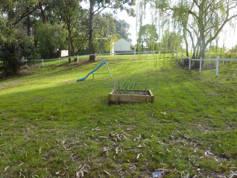 2 Bridgewater Road, Seville VIC 3139