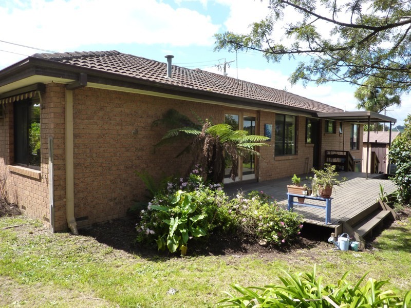 14 Hickman Place, Seville VIC 3139