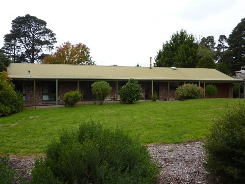 4 Read Road, Seville VIC 3139
