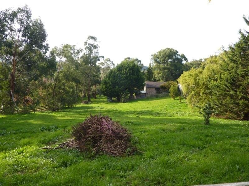 4 Read Road, Seville VIC 3139