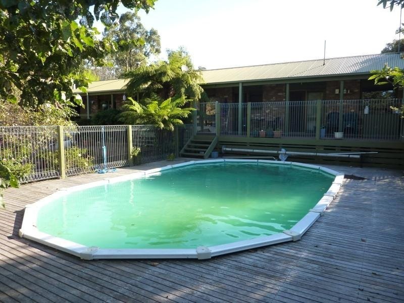 4 Read Road, Seville VIC 3139