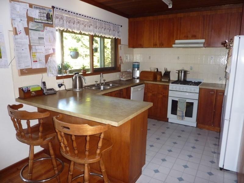 4 Read Road, Seville VIC 3139