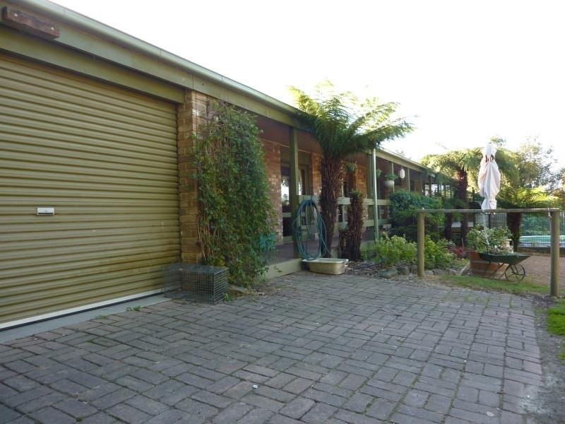 4 Read Road, Seville VIC 3139