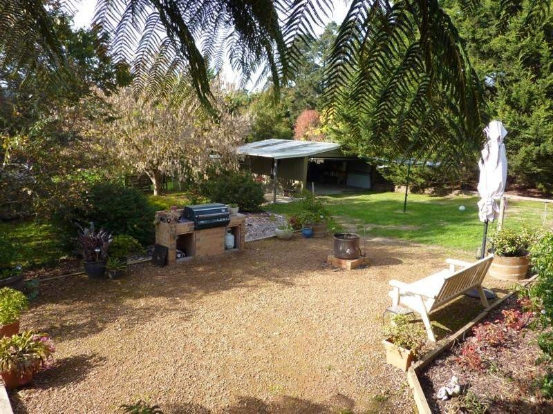 4 Read Road, Seville VIC 3139