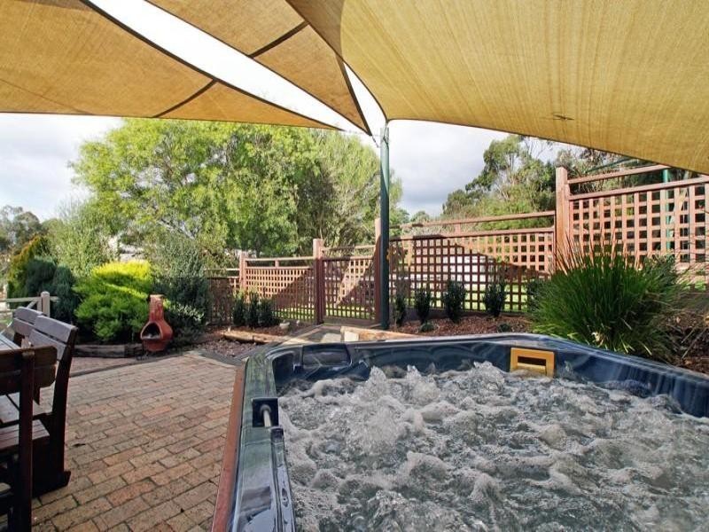 20 Ashley Court, Seville VIC 3139