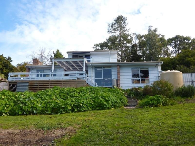 11 Peters Road, Seville VIC 3139