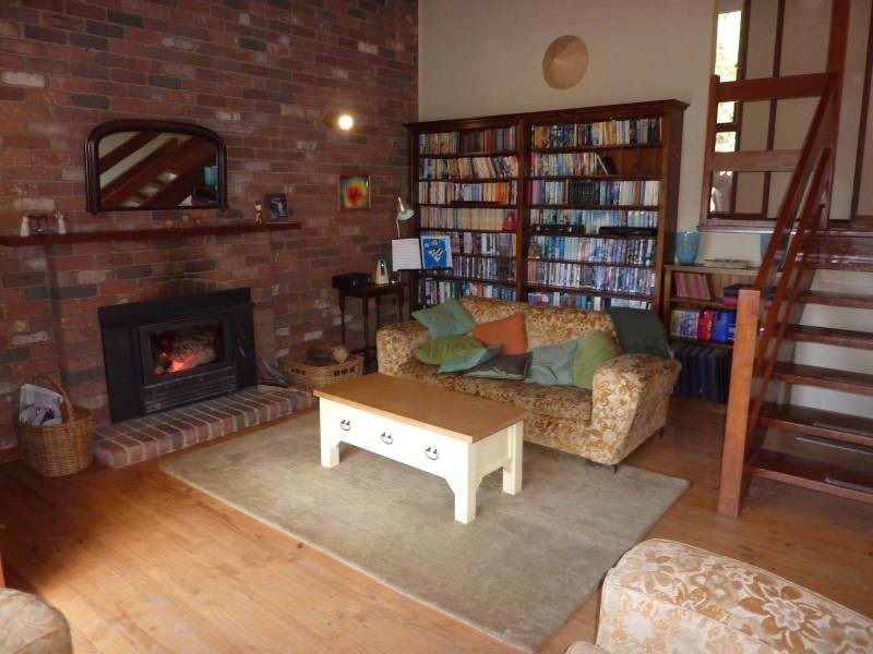 11 Peters Road, Seville VIC 3139