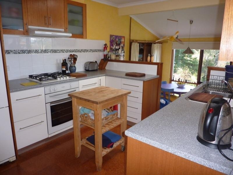 11 Peters Road, Seville VIC 3139