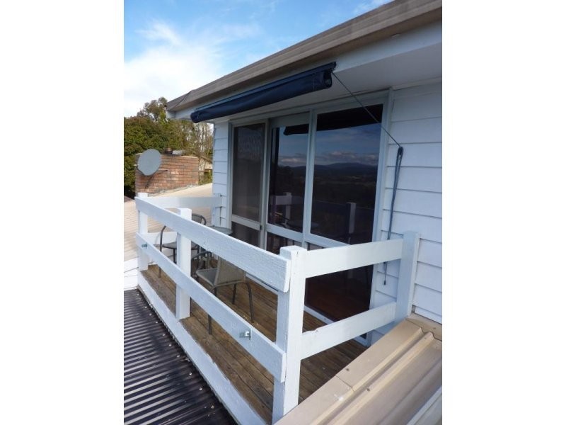 11 Peters Road, Seville VIC 3139