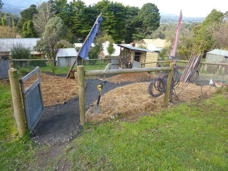 11 Peters Road, Seville VIC 3139