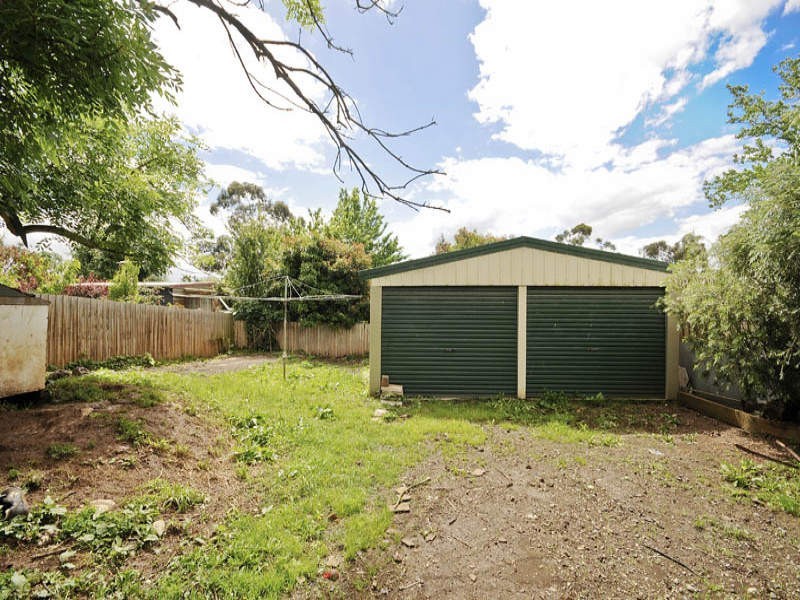 6 Imperial Avenue, Wandin North VIC 3139