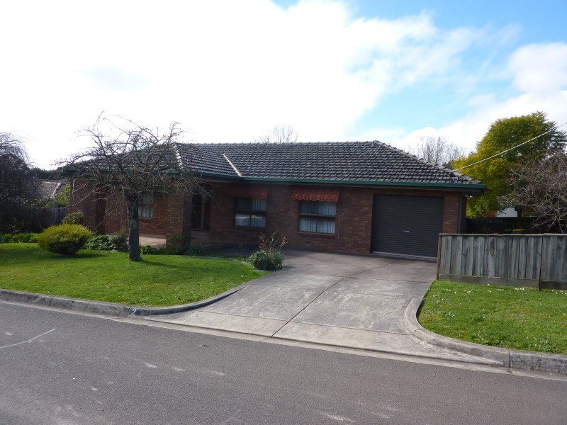 2 Greenglades Court, Wandin North VIC 3139