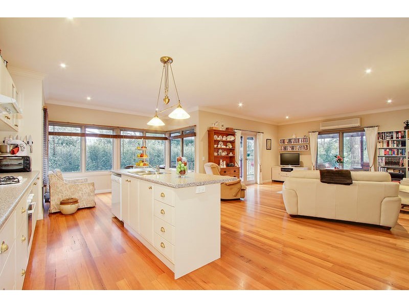 10 Henry Street, Woori Yallock VIC 3139
