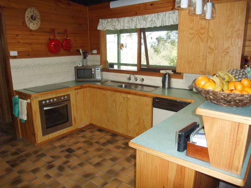 1675 Don Road, Launching Place VIC 3139