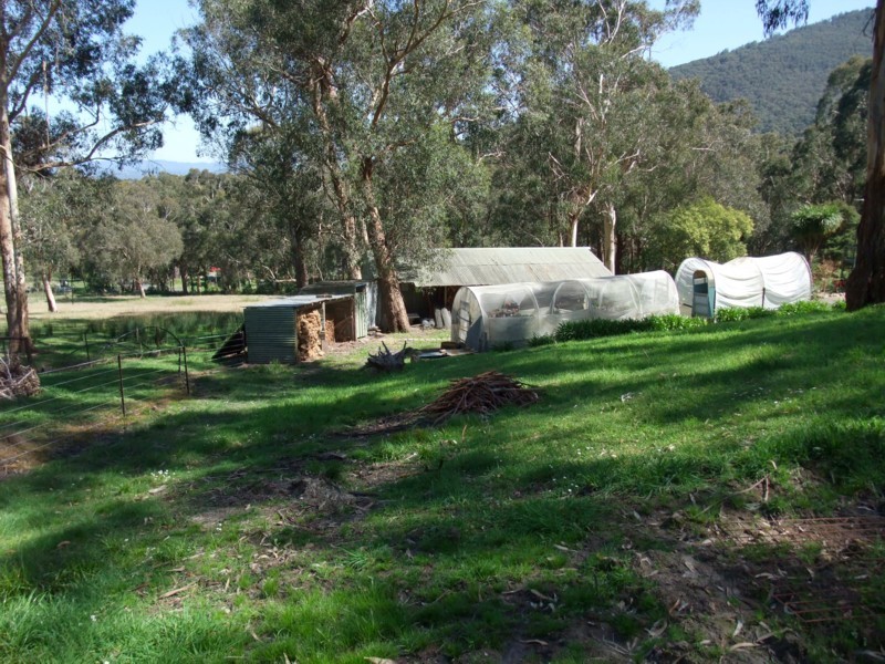 1675 Don Road, Launching Place VIC 3139