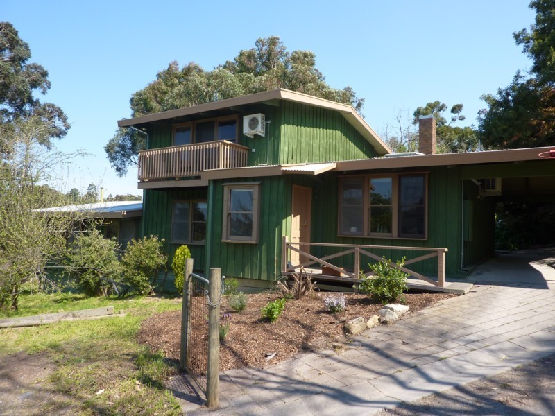 87 Walker Road, Seville VIC 3139