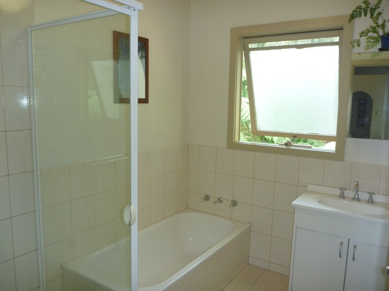 55 Caroline Avenue, Cockatoo VIC 3781