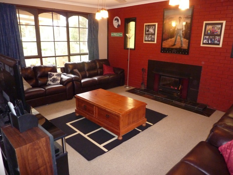 4 Ewarts Road, Launching Place VIC 3139