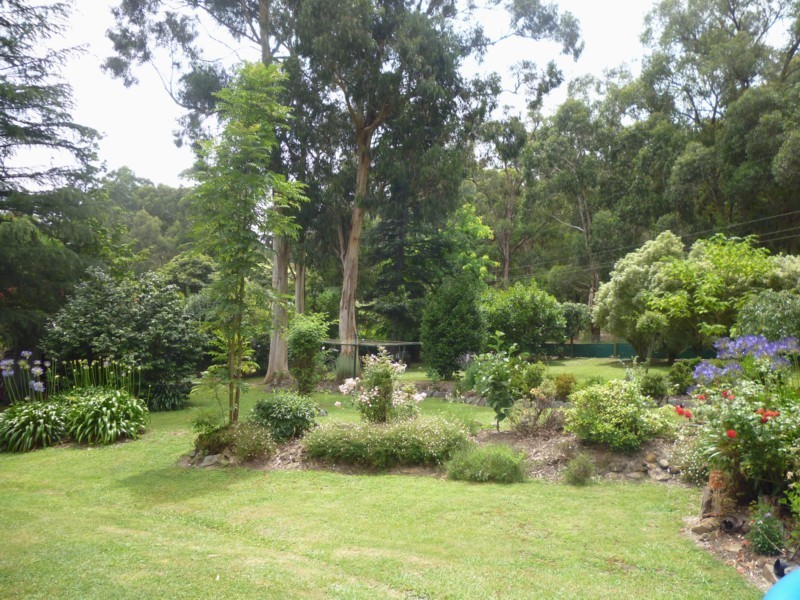 4 Ewarts Road, Launching Place VIC 3139