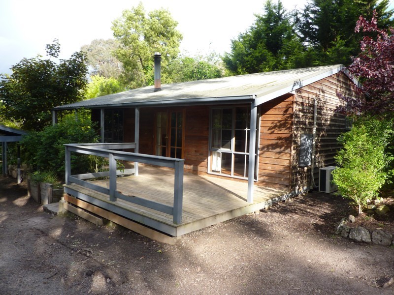 23 Railway Road, Seville VIC 3139