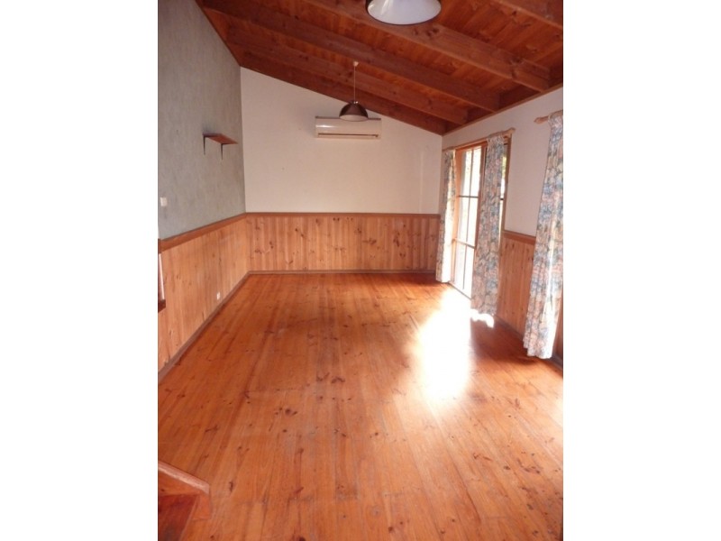 23 Railway Road, Seville VIC 3139